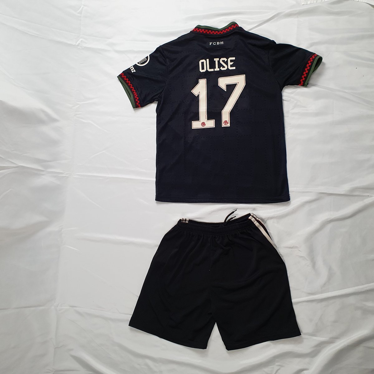 Adidas Bayern München Trikot + Shorts Schwarz #2