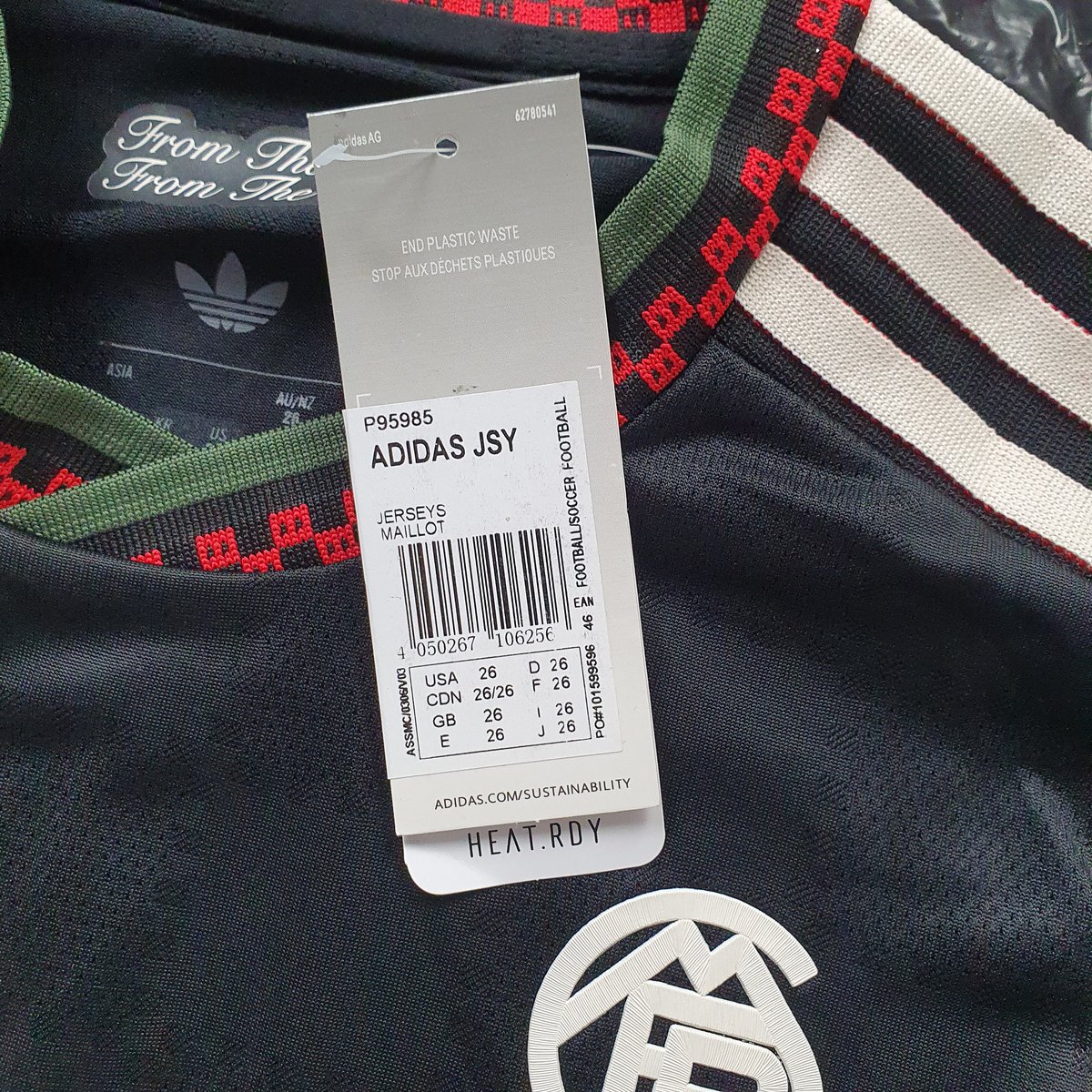 Adidas Bayern München Trikot + Shorts Schwarz #3