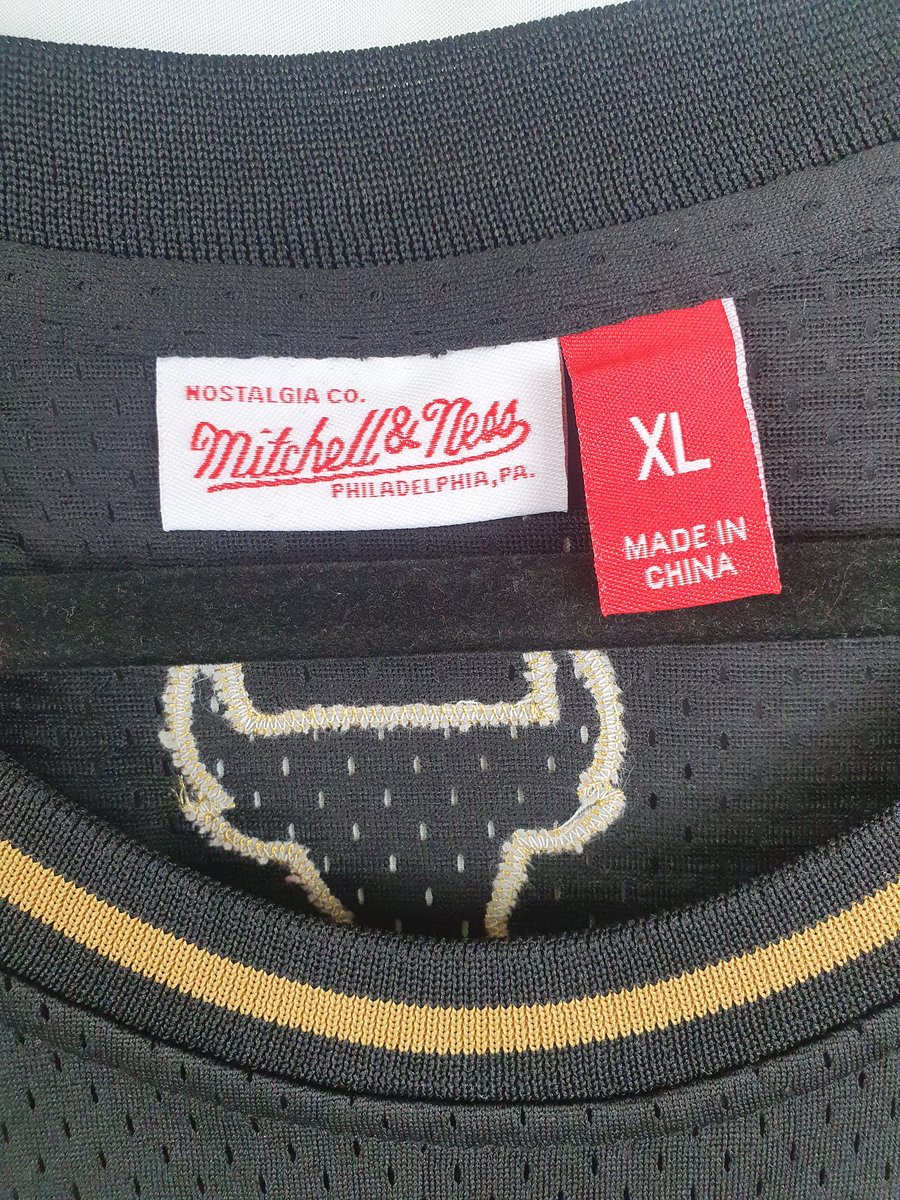 Mitchell & Ness Chicago Bulls Trikot Schwarz/Gold (Jordan 23) #3