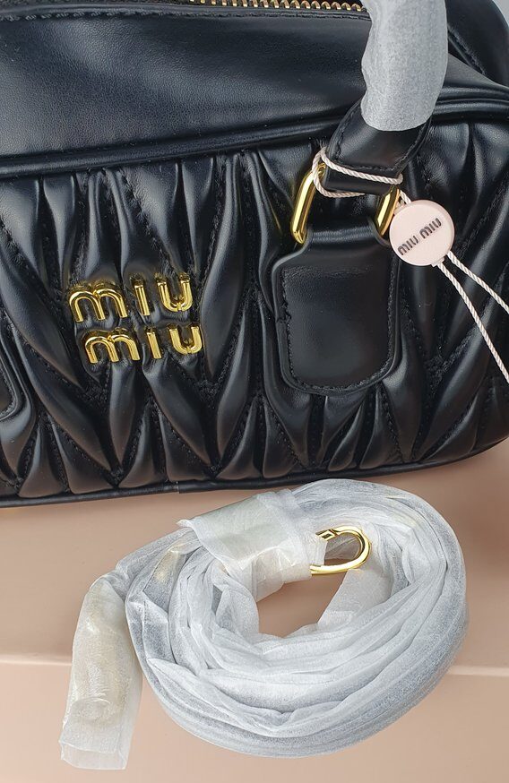 Miu Miu Matelassé Tasche schwarz mit Box #3