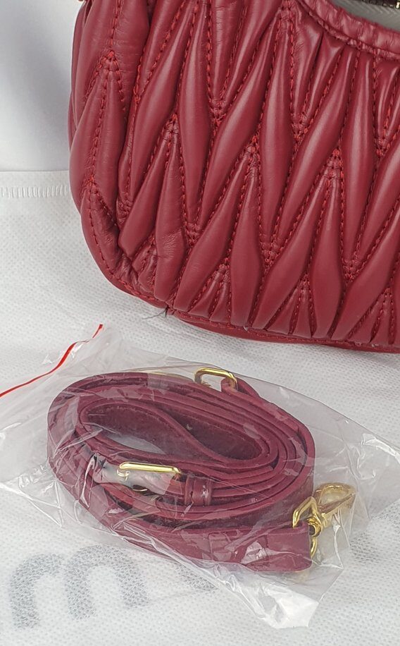 Miu Miu Matelassé Hobo Bag rot #4