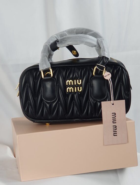 Miu Miu Matelassé Tasche schwarz mit Box #4