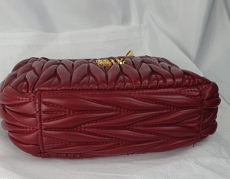 Miu Miu Matelassé Hobo Bag rot #5