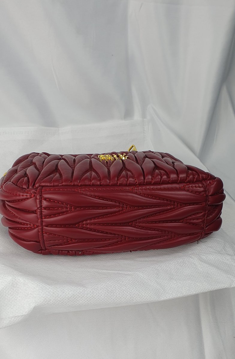 Miu Miu Matelassé Hobo Bag rot #5