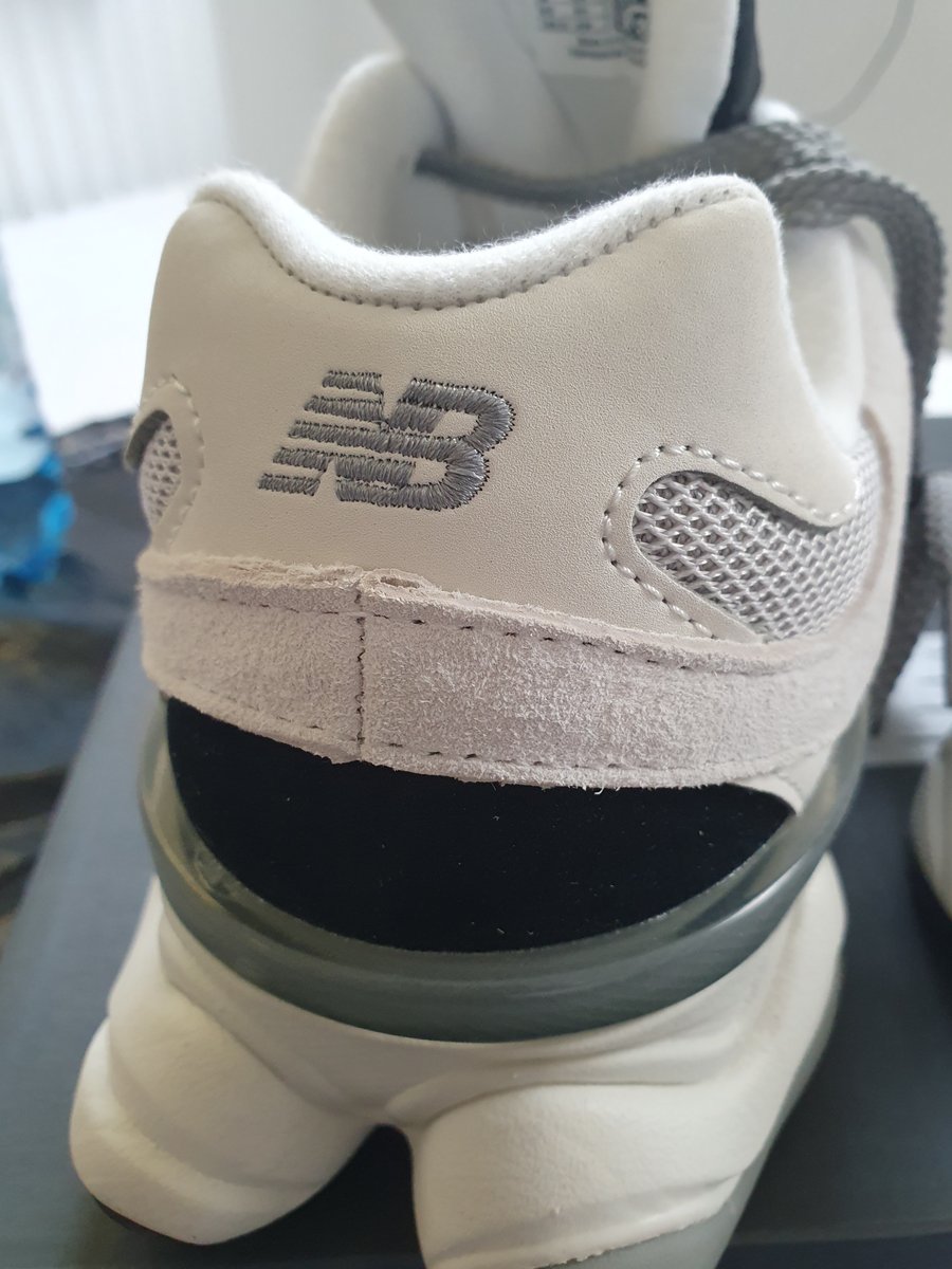 New Balance 9060 Cream/Navy U9060JBB #1