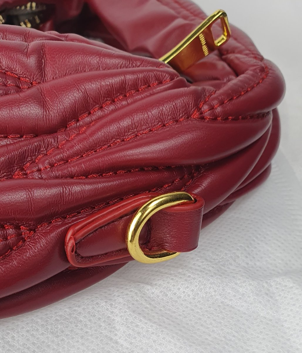 Miu Miu Matelassé Hobo Bag rot #6